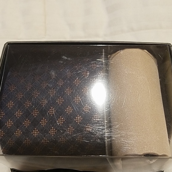 🥀(NWT) Michael Kors Necktie set - Picture 3 of 6